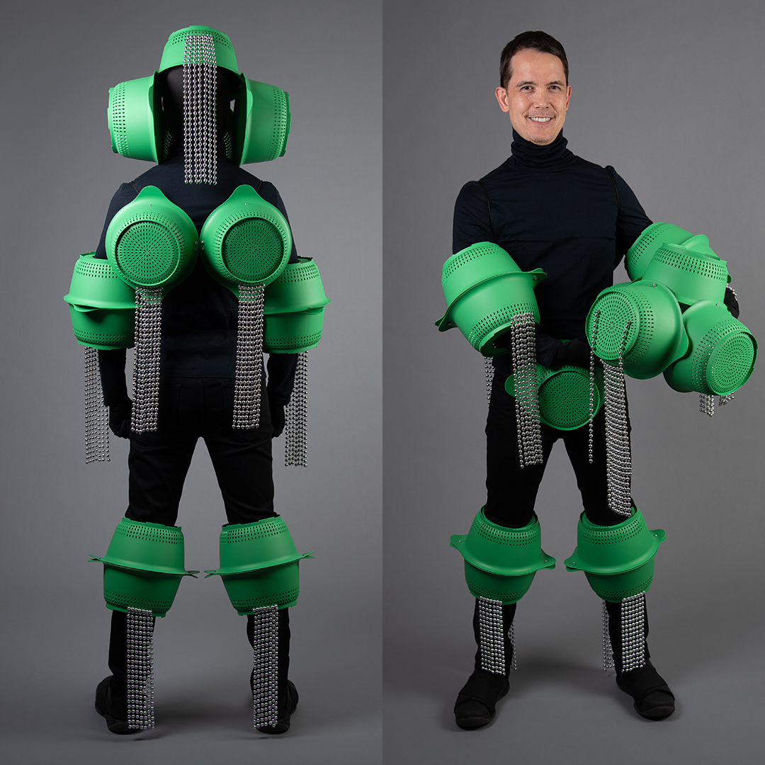 For this #Halloween #costume, I wondered: could artificial life develop real emotions? And if it was part of our daily lives, could it become decorative? If so, you might get the "Green Weeper." Other costumes and my “Halloween Rules” at bit.ly/3zASaVp #Halloween2022