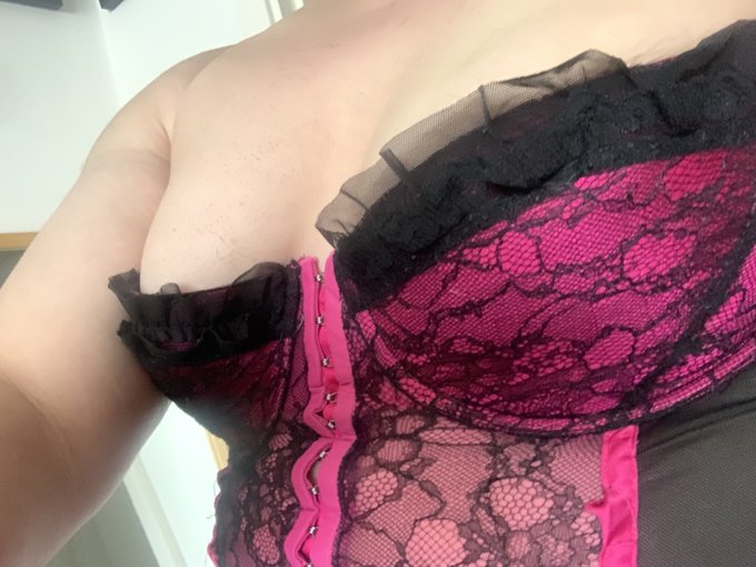 Who thinks I need something to decorate my chest? Any suggestion? #sissy #sissywifey https://t.co/VH<a href="/tag/sissy"class="tags"><span>#sissy</span></a><a href="/tag/sissywifey"class="tags"><span>#sissywifey</span></a>