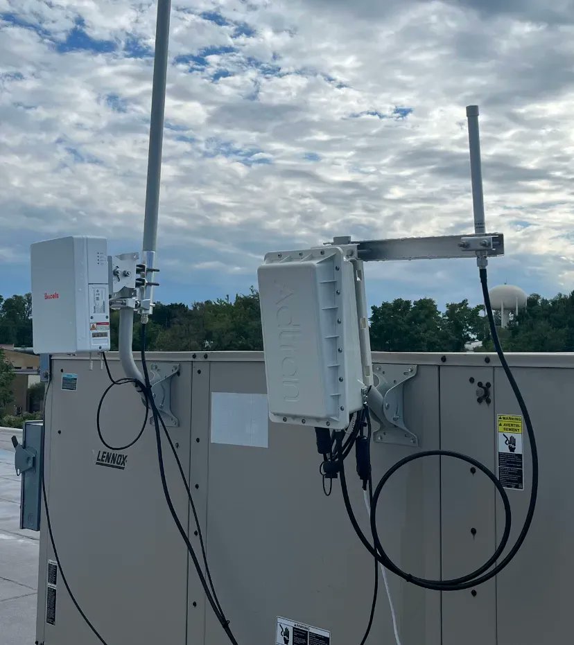 jagindustrials's tweet photo. A new @jagindustrials  commercial rooftop 5G installation next to our IoT friends @Adtran 's new IoT gateway.   @helium  @CalChipConnect   @Baicells   #JAG #Helium #Baicell #Helium5G #adtran #30daysofJAGinstalls https://t.co/asd9PugpIC