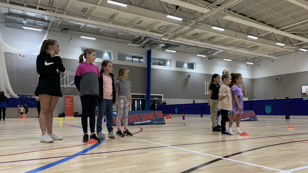 LFCFoundation's tweet photo. We’re down at @LJMU this afternoon with @nikelondon for a #GameOn Multi-Sports festival 🎾🏏 #MadeToPlay https://t.co/FnOiWXy3bt