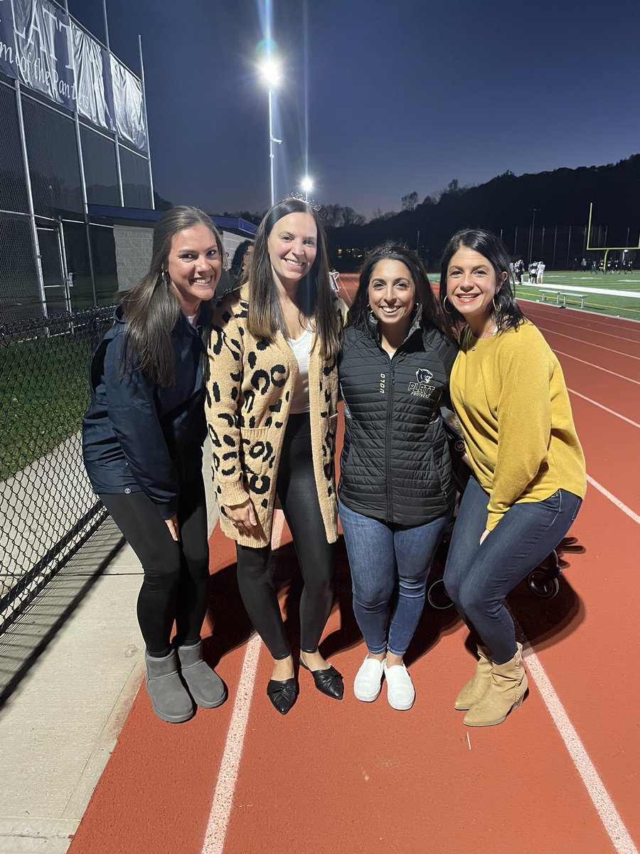 nicolemfoster4's tweet photo. So honored to be recognized as a Hometown Hero, nominated by senior player Kevin Acosta. I am so humbled, and am so grateful for you ALL and our Platt family! Go Panthers!! 💙💛@PlattPantherFB @Platt_Athletics @dancorsetti @grkenyon @BethMckie4 @CoachWolfer @MissMarisaVolo https://t.co/OovyBP2biX