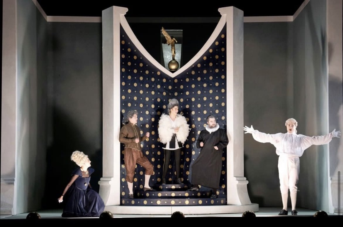 Esme Bronwen-Smith tweet media