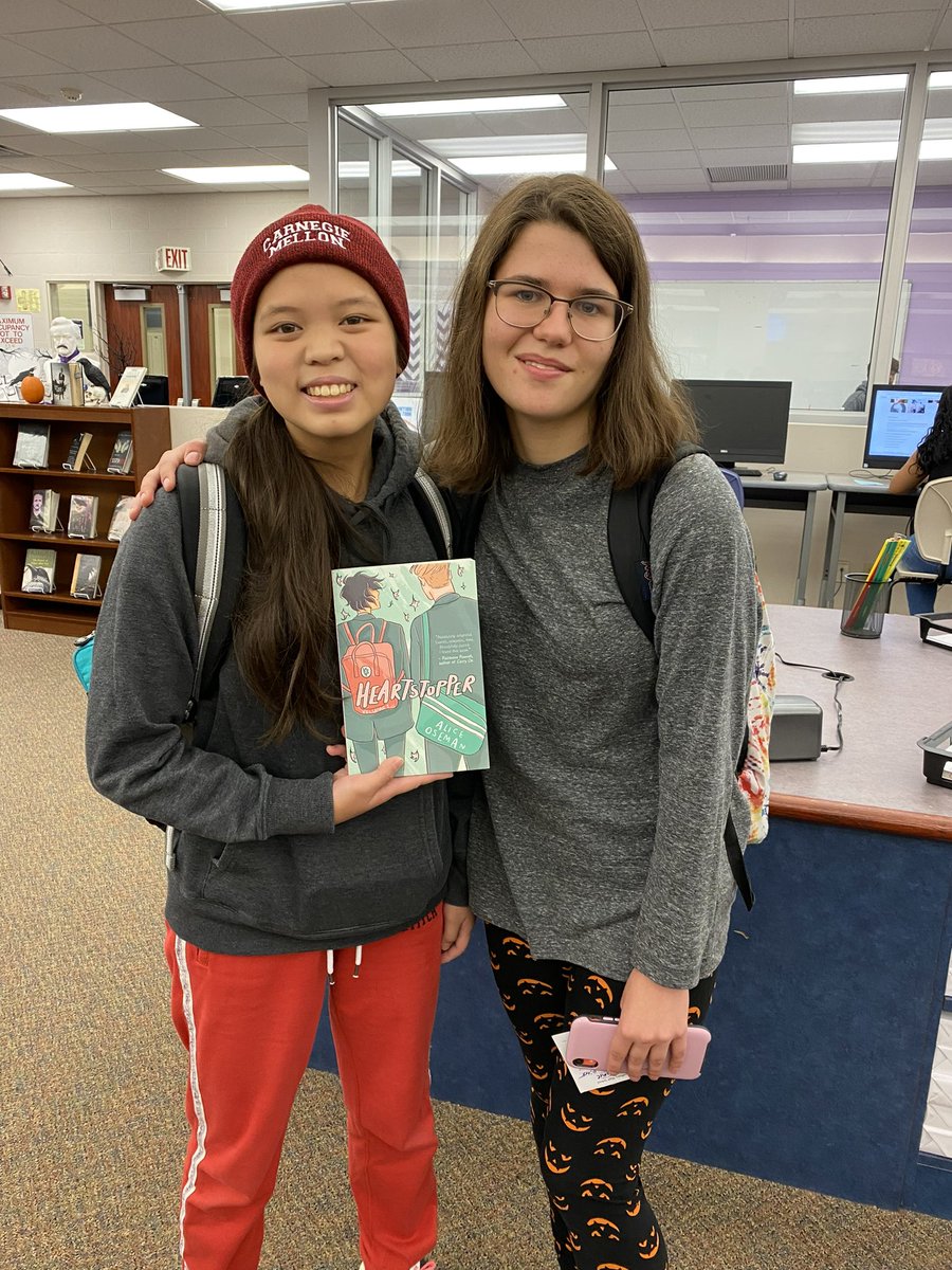 kindness_candid's tweet photo. Celebrating my students’ love of reading and our school’s new book vending machine!👏🏼🙌🏼💪🏼📚@china93doll @michelegsherman https://t.co/LH20tx6tyz