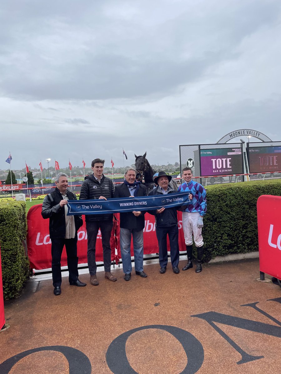 1000giggles's tweet photo. Always a great night @TheValley @ladbrokescomau Congrats to all winning connections & thanks as always to all owners sponsors members patrons #TheValleyTeam @RacingVictoria @Racing participants & teams #Always #1000Smiles @SwettenhamStud https://t.co/1TXptlKU3Z