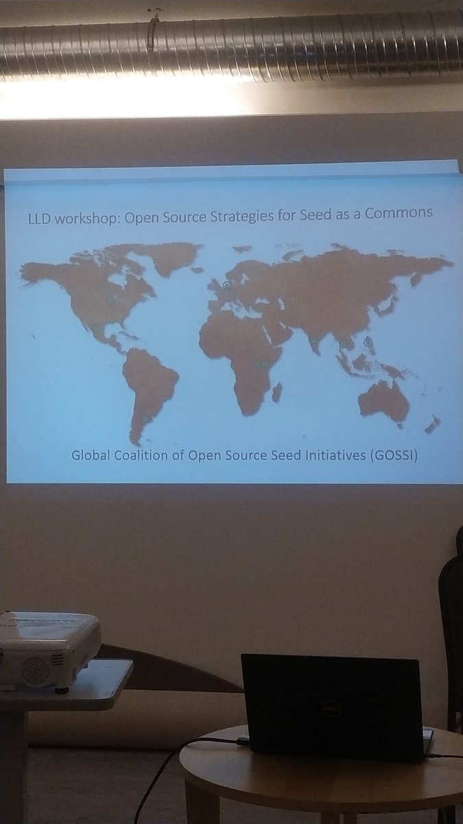 _almendrina's tweet image. Todo preparado para el workshop sobre #OpenSourceSeeds en #LetsLiberateDiversityForum. #Bioleft compartira su propuesta e intercambiaremos con otras iniciativas.