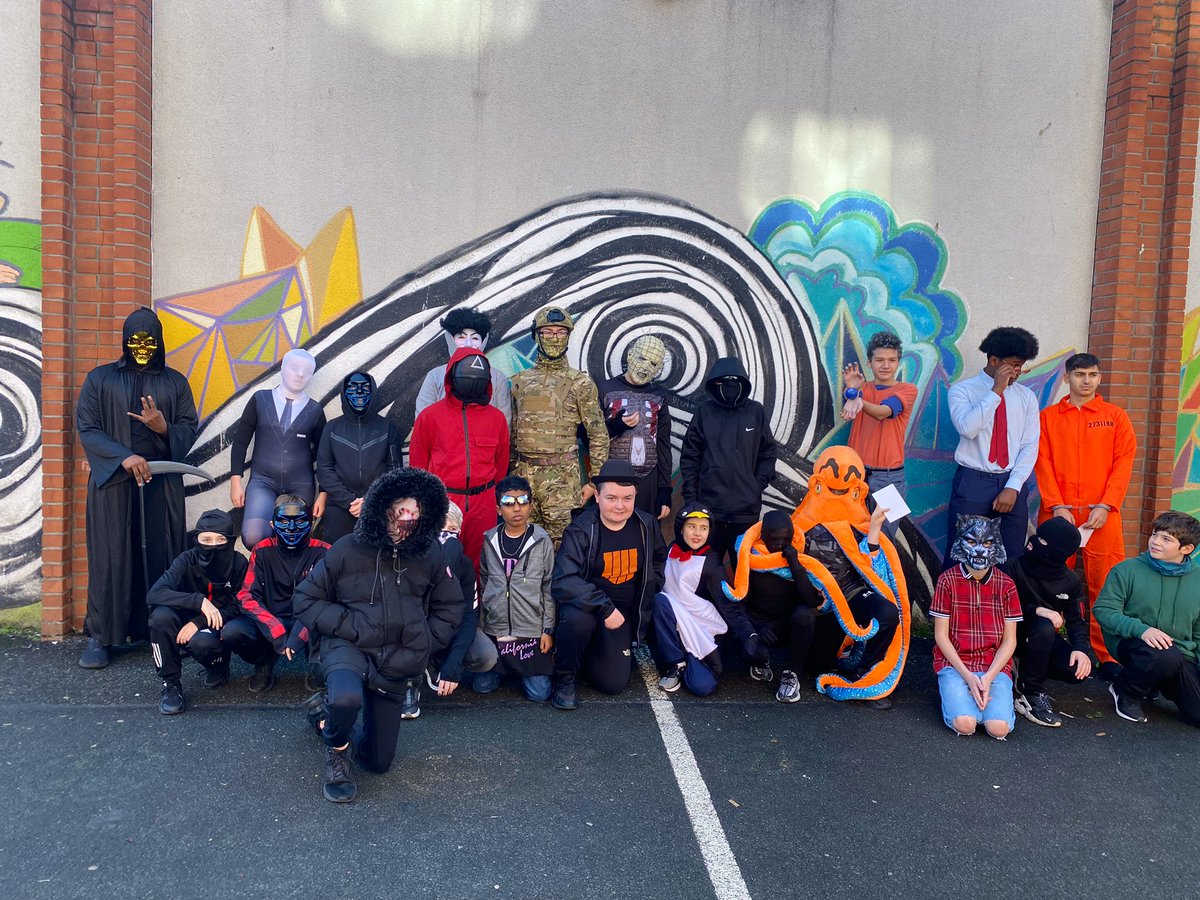 MsCurtin832's tweet photo. 🎃HAPPY HALLOWEEN🎃 From all staff and students in the Brunner. Another amazing year of creativity and scary costumes! Now to enjoy a well deserved break 👏🏻✨ @thebrunnerD7 @themissvr #itsalljustabunchofhocuspocus 🧙‍♀️🧙‍♀️ https://t.co/h2pd4DWMhY
