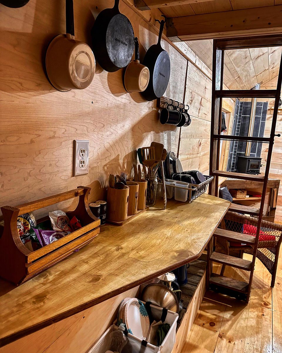 CubicMiniStoves's tweet image. Happy Friday!🔥🍂🍁

@tinycabinsofmaine

Maybelle’s details 😍 Are we missing anything?

 #fallvibes 🔥 #tinyhomedesign #aframecabins #buslifeadventures #vanlifestyle #tinyhousemovement #tinyhouseonwheels #vanlifediaries #tinyhomeonwheels #woodstovelife #shoponline #halloween