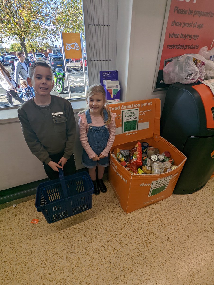 As part of their unity badge for <a href="/StAndrewsCEPri/">St Andrews C of E Primary Kettering</a>, they decided to spend some of their money towards food for their local foodbank ☺️
@BenArnell