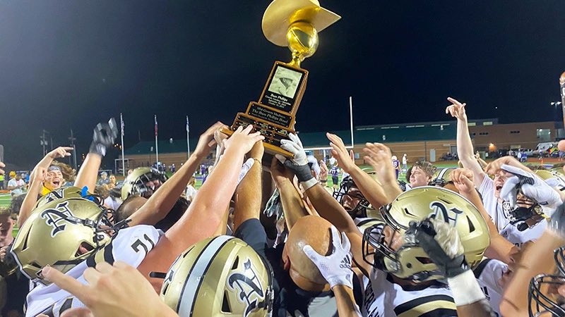 🏈❗️GAMEDAY❗️🏈
Mid-County Madness🛤️
📍THE REZ
KICKOFF @ 7
🟨Vs PNG🟪
LETS BRING THIS TROPHY BACK HOME BULLDOGS🏆
<a href="/BarstoolPNG/">STATE CHAMPS BARSTOOL</a>