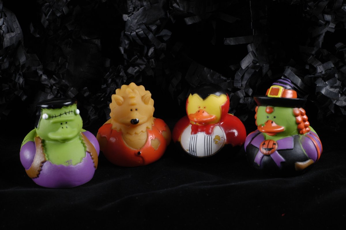 poolandspascene's tweet photo. *FUN AND GAMES*
Golden Coast’s #tubhub rubber ducks can’t help but make you smile...
https://t.co/Cih8qaUQjb

#poolandspascene #hottubandswimspascene #hottub #SwimSpa #HotTubRetailer #HotTubShowroom #SpaAccessories #RubberDucks #HotTubMaintenance @poolandspascene @GoldenCoastLtd https://t.co/GOUhzkuvhX