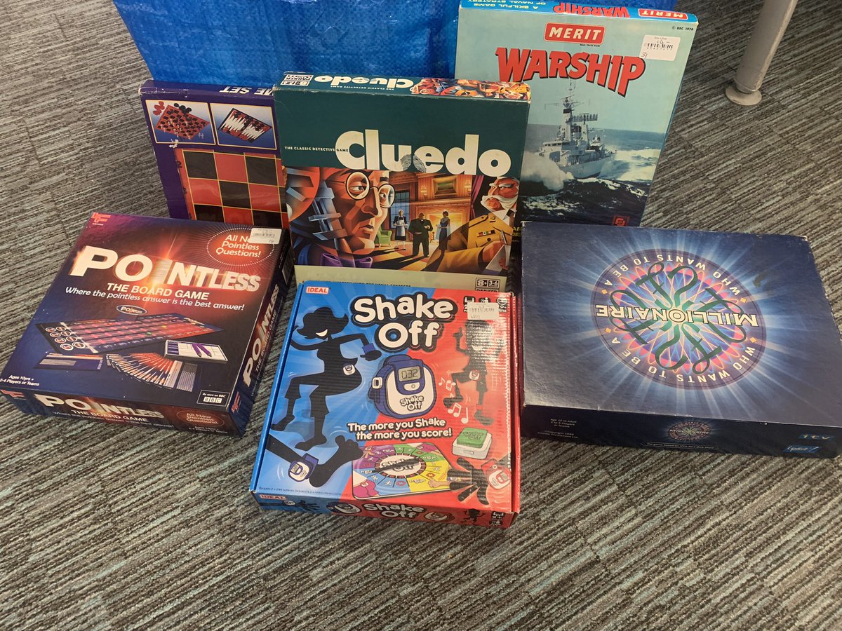 #des101 Modding Jam well underway. <a href="/AbertayUni/">Abertay University</a> <a href="/AbertayGameLab/">Abertay Game Lab</a> students are again busy prototyping today, can use any content creation tool, Minecraft Edu in the lab, and of course a bunch of board games! Can’t wait to see their Halloween concepts!