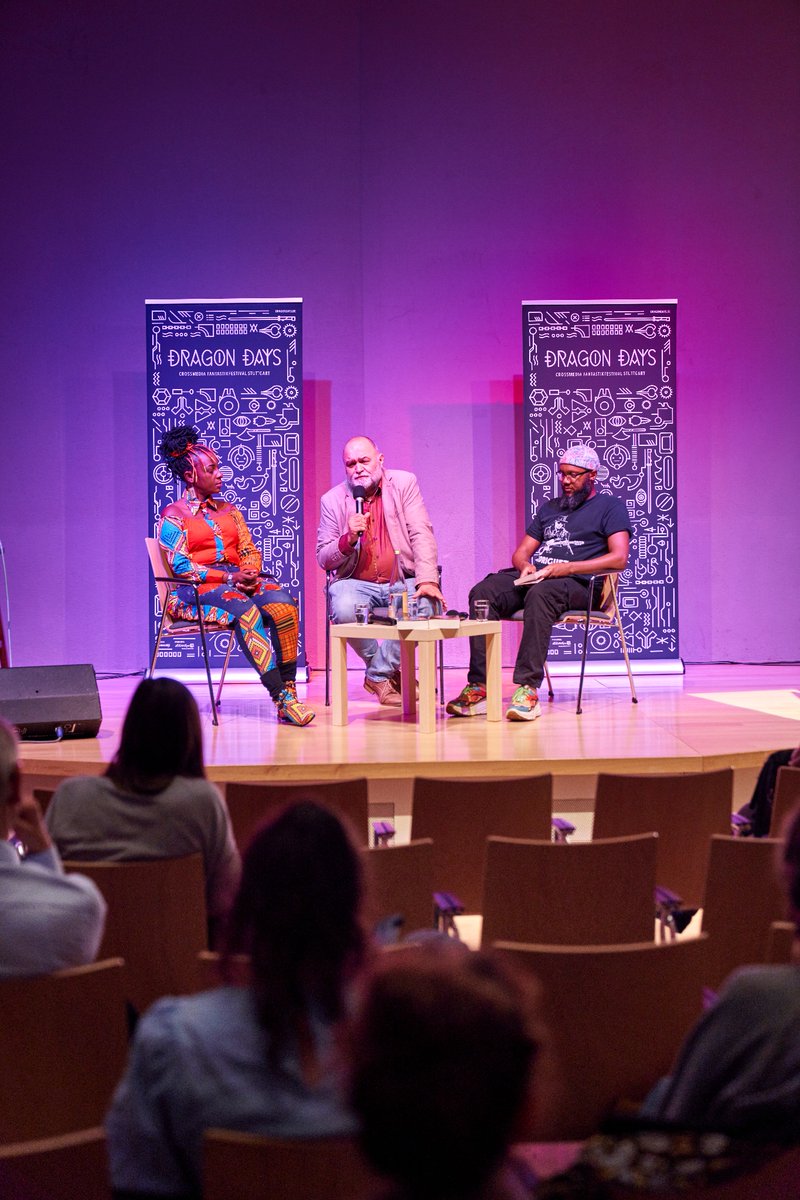 Die Musikerin Vimbai Zimuto, der Autor Tendai Huchu, die Vorleserin Barbara Stoll: hochvergnüglicher Urban-Fantasy-Abend bei den Dragon Days. Dass jetzt bloß keine(r) losheult, wir hätten doch mal vorher was sagen sollen.