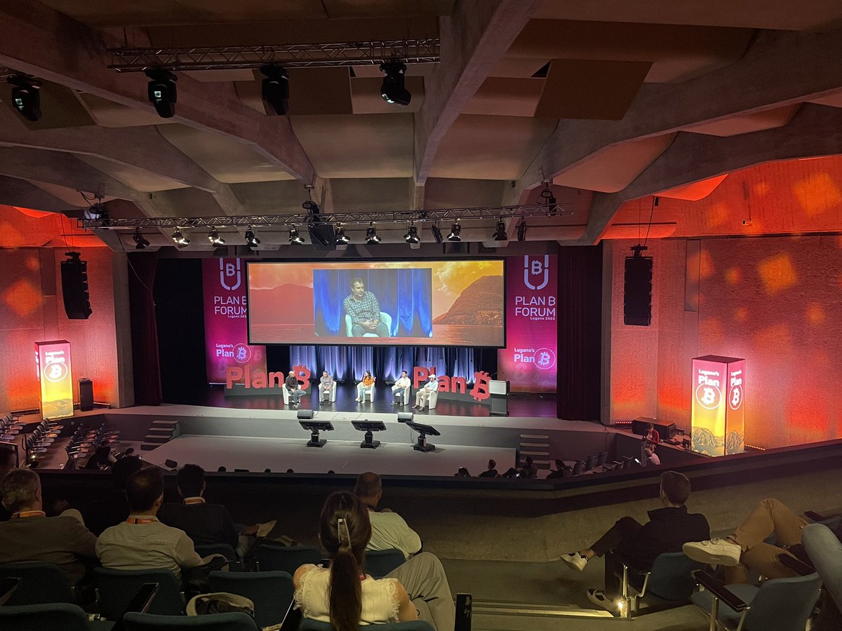 ViTonTweet's tweet photo. Lugano PlanB Forum #bitcoin https://t.co/uNL9YB7sbw