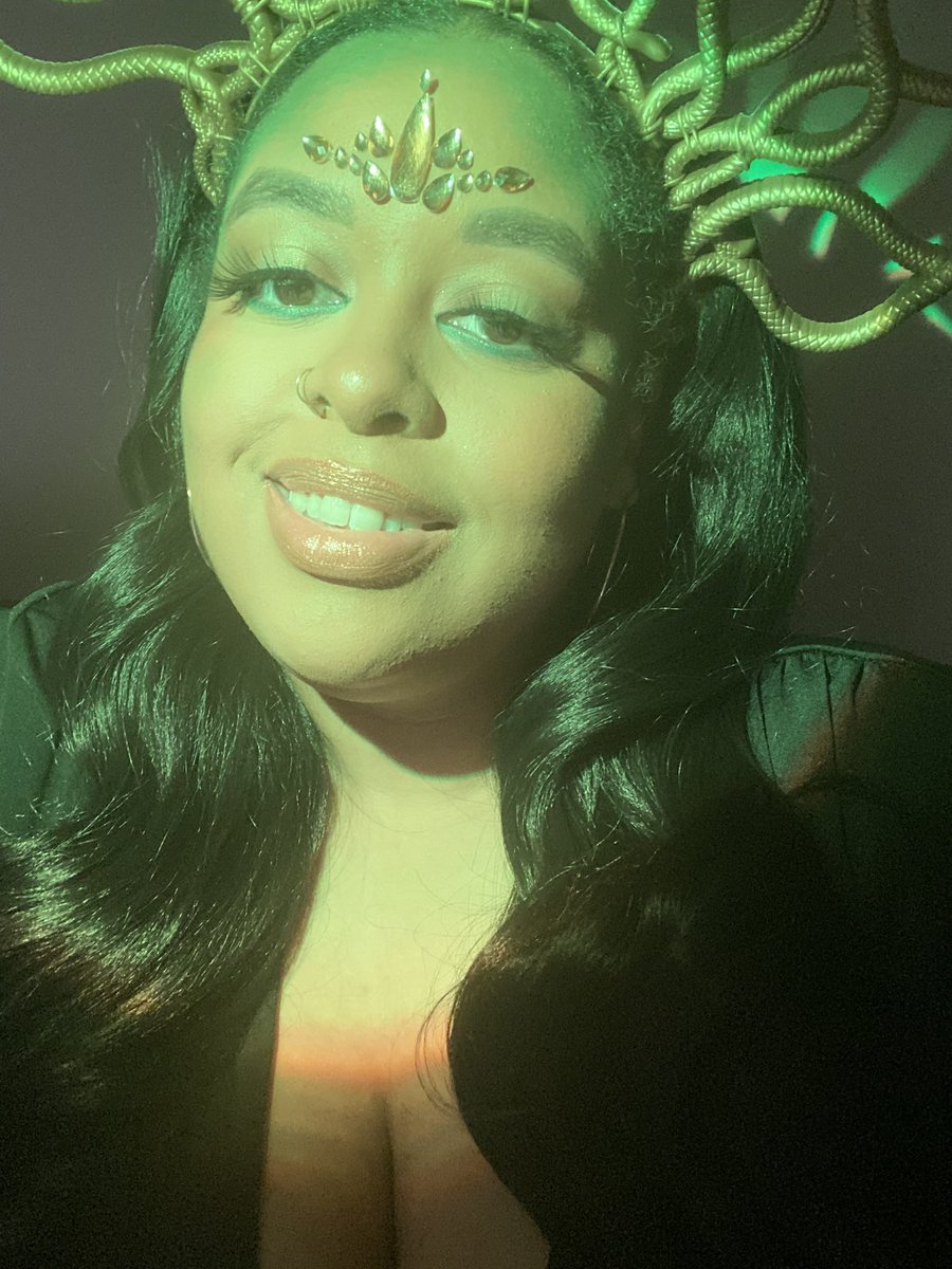 tjsiren's tweet photo. Medusa 🐍💜 https://t.co/Y5w18UkM66
