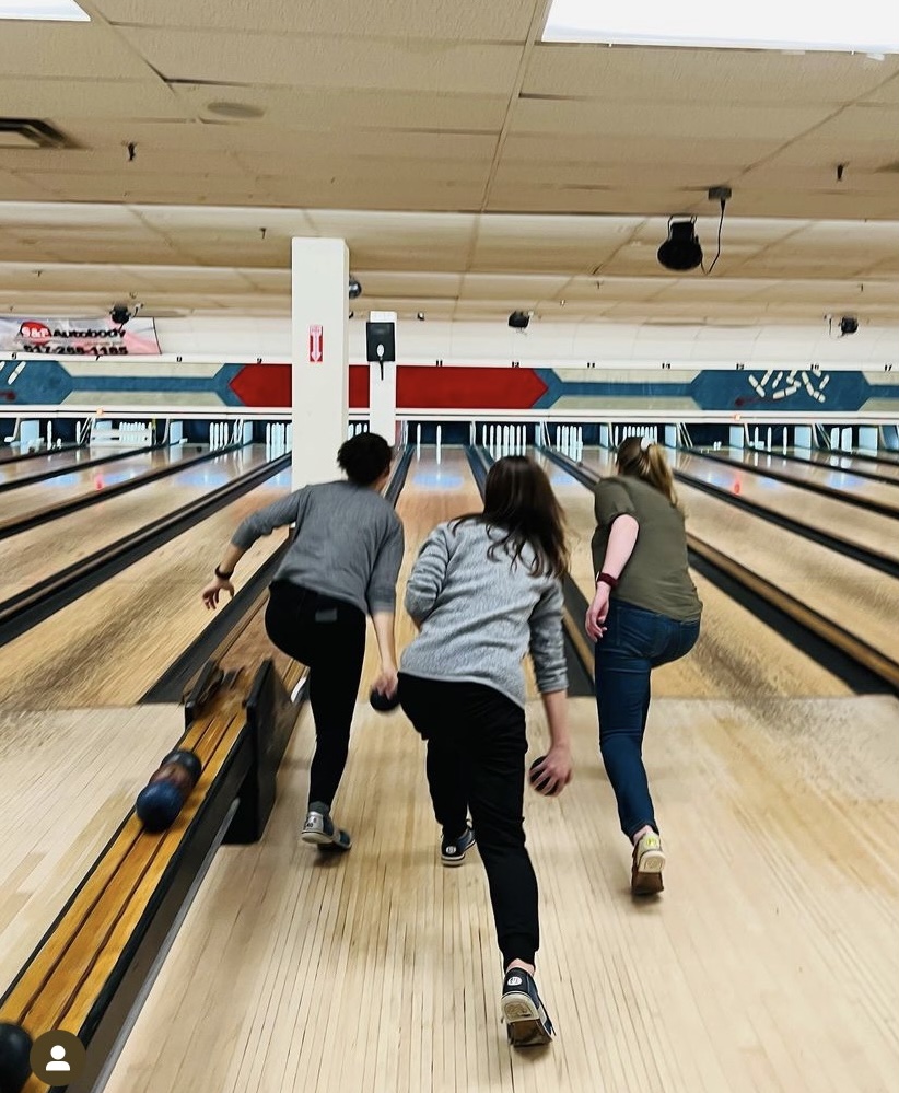MGH Med-Peds (@mghmedpeds) on Twitter photo Switch time! Celebrating peds/medicine switch #2 with pizza and a New England specialty, candlepin bowling! <a href="/SampatMD/">Hemal N. Sampat, M.D.</a> <a href="/Mike_ylleK/">Mike Kelly</a> <a href="/miraimats13/">Mirai Matsuura</a> <a href="/laurenmalds/">Lauren Maldonado</a> Switch time! Celebrating peds/medicine switch #2 with pizza and a New England specialty, candlepin bowling! <a href="/SampatMD/">Hemal N. Sampat, M.D.</a> <a href="/Mike_ylleK/">Mike Kelly</a> <a href="/miraimats13/">Mirai Matsuura</a> <a href="/laurenmalds/">Lauren Maldonado</a>