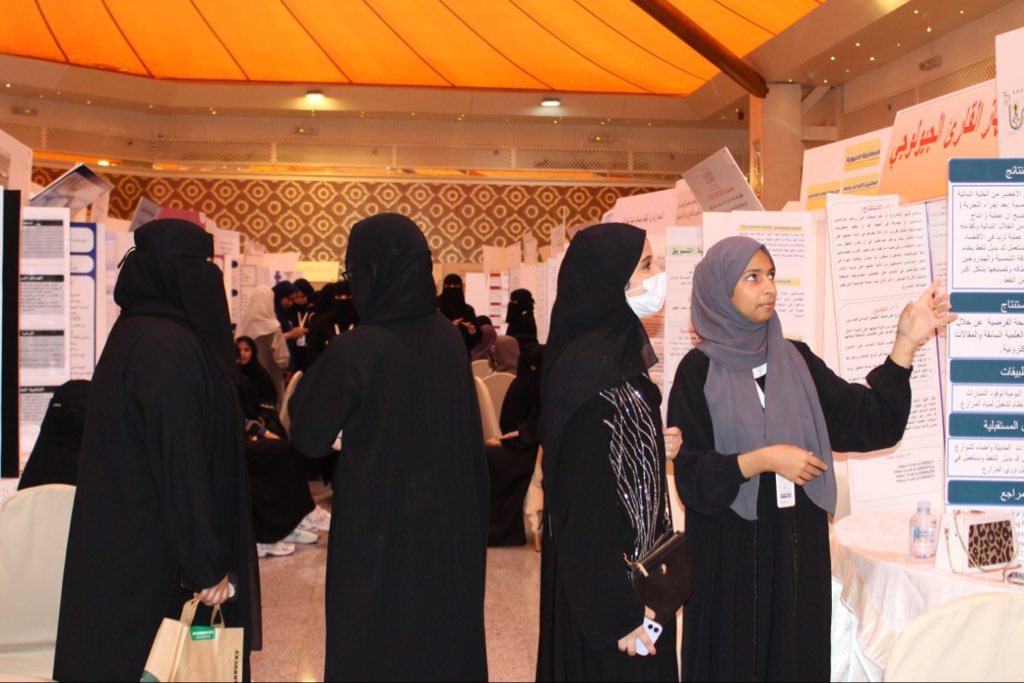 MOE_MDI's tweet photo. معرض منطقة #المدينة_المنورة لـ #الأولمبياد_الوطني_للإبداع_العلمي #إبداع_2023 يستقطب الزائرين والزائرات من الطلاب والطالبات ومنسوبي التعليم وأولياء الأمور في يومه الثاني والختامي.
#تعليم_المدينة_المنورة
@mawhiba https://t.co/yHgP4nY9RU