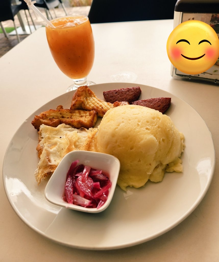 DickTracy1988's tweet image. El desayuno / La cuenta 

Maldito PRM, todo a sobreprecio

P.D. Disculpen el error que no dice puré de Yuca, yo no digité la factura.