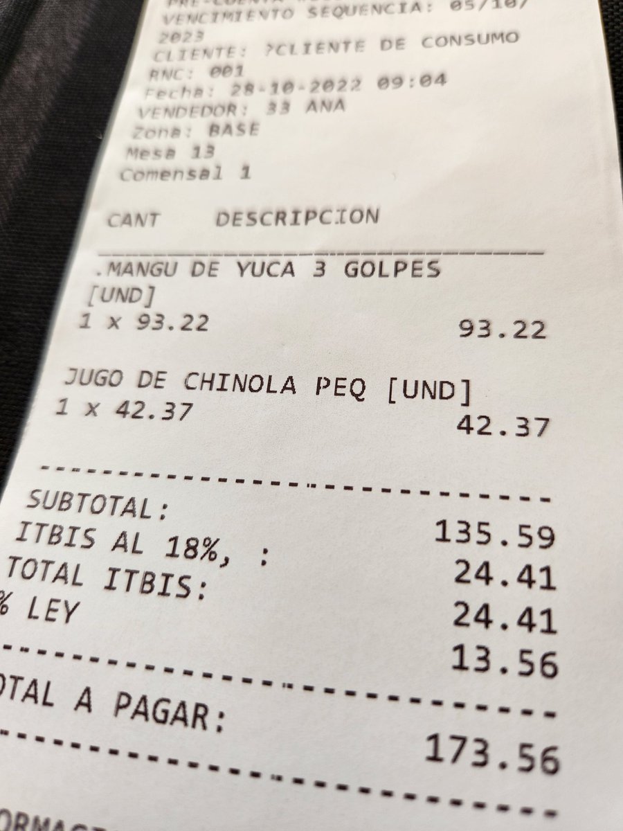 DickTracy1988's tweet image. El desayuno / La cuenta 

Maldito PRM, todo a sobreprecio

P.D. Disculpen el error que no dice puré de Yuca, yo no digité la factura.