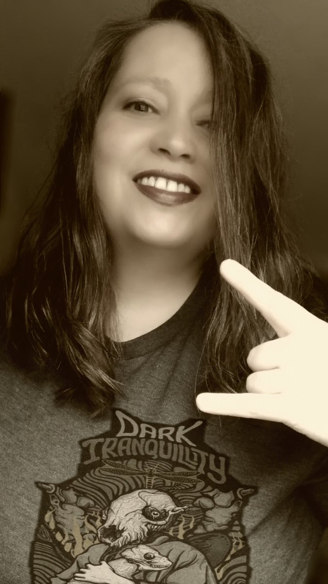 Today...
#DarkTranquillity t- shirt 👕🤘😼🎸

#metalgirl 💋 #bandshirtfriday 😻