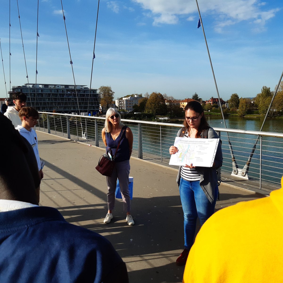 Présentation depuis la passerelle des projets futurs du 3Land sur la zone. Dont un futur pont tram-piéton-vélo entre Huningue et Bâle actuellement en discussion publique et politique