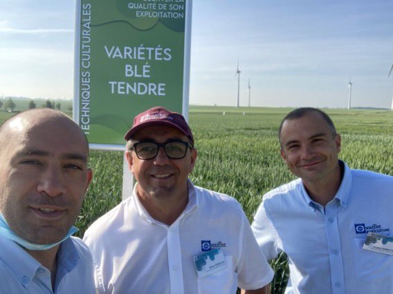 hervehem's tweet image. #complice certes, mais un bon mélange #MSPRO (Meilleur Soufflet PROfessionnel) c’est pas trop mal non plus. 3 #celebrity en #kwsextase devant #chevignon avec chemise #Souffletseeds. @JonathanNONNOT1