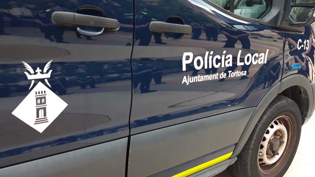 ▶ LA NOTÍCIA: Detingut per conduir de manera temerària, begut i sense permís a Jesús @Tortosa @meritxellroige @fernandosaporta @DomingoTomasA @XimoRambla #Tortosa #TerresdelEbre setmanarilebre.cat/detingut-per-c…