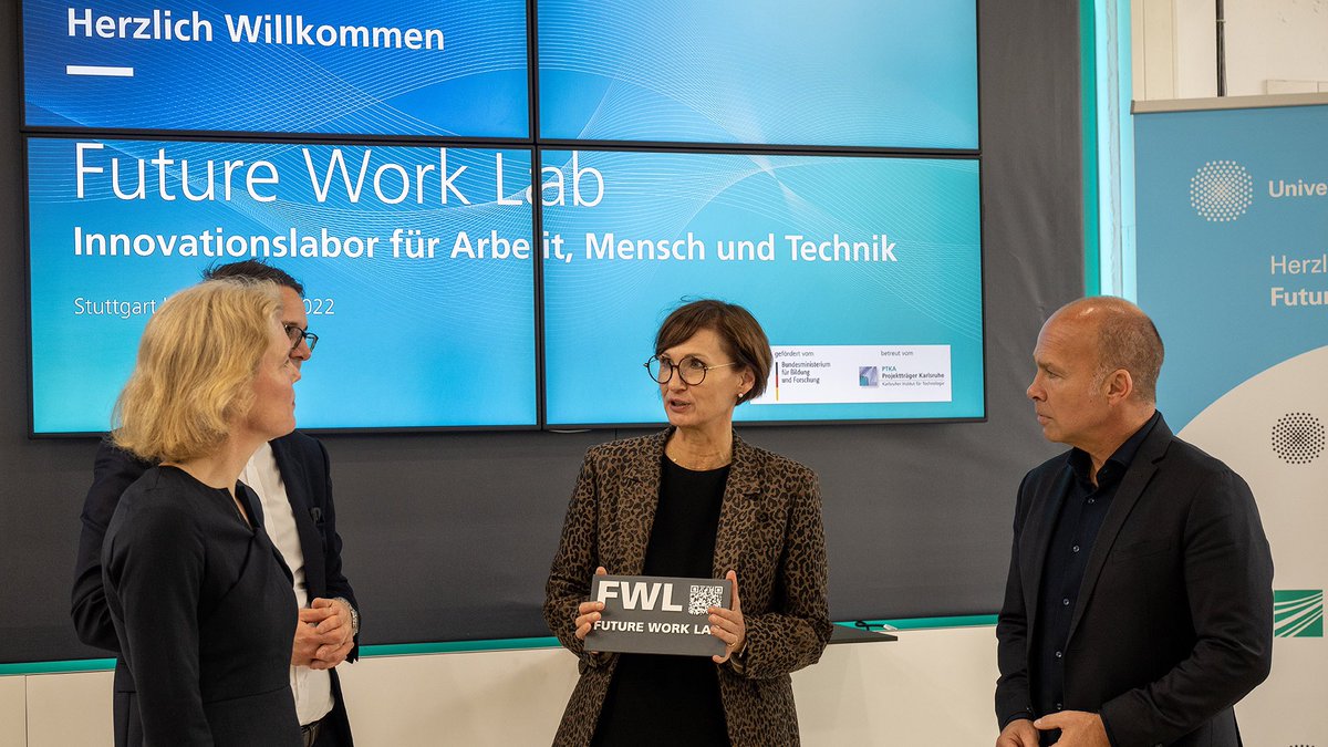 BMBF (@bmbf_bund) on Twitter photo Bei der letzten Station der #Chancentour wirft Forschungsministerin <a href="/starkwatzinger/">Bettina Stark-Watzinger</a> am <a href="/iaostuttgart/">Fraunhofer IAO</a> einen Blick in die Zukunft der Industriearbeit! Im Future Work Lab wird daran geforscht, wie die Industriearbeit der Zukunft aussieht. Bei der letzten Station der #Chancentour wirft Forschungsministerin <a href="/starkwatzinger/">Bettina Stark-Watzinger</a> am <a href="/iaostuttgart/">Fraunhofer IAO</a> einen Blick in die Zukunft der Industriearbeit! Im Future Work Lab wird daran geforscht, wie die Industriearbeit der Zukunft aussieht.