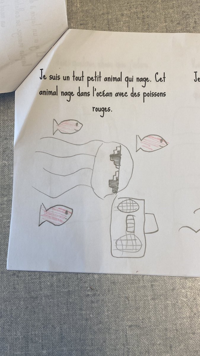“Je comprends ce que je lis” This week Ss read descriptive sentences each morning + drew a picture to represent the sentences. Today we did a casual showcase where Ss roamed around the room reading the sentences & showing off their drawings to their peers (en français). #tdsbFSL