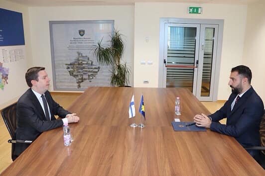 MPL_KS's tweet photo. Local economic development, green agenda, digitalization &amp;innovation w some of key topics during the joint mtg b/w Minister Elbert Krasniqi &amp; Ambassador of Finland🇫🇮 to Republic of Kosovo, Matti Nissinen, thus both expressed willingness to continue the cooperation b/w 2countries https://t.co/ps2prJOHBv