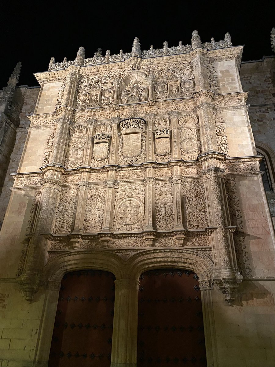 CrisMadrid3's tweet photo. It’s my pleasure to be back home with such a remarcable panel of speakers. #GenDyn2022 @ibfg_es Thanks to @iroig for allowing us to be here. #RoigLab And lastly, congrats to @L_AlvarezGlez for the best poster prize. https://t.co/pZrxBNQyHM