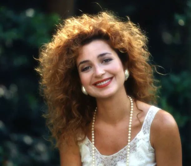 Happy Birthday to Annie Potts! 