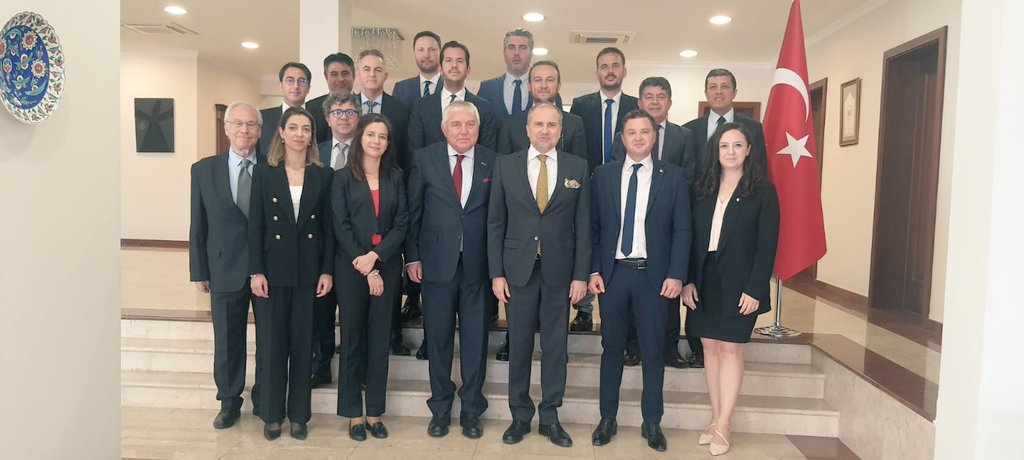 deikiletisim's tweet photo. Uluslararası Teknik Müşavirlik İş Kons., @Ozer_Munis başkanlığındaki Kuzey Makedonya heyet ziyaretinde, Çevre&amp;Mekânsal Planlama Bkn. Naser Nuredini, Ulaştırma&amp;Haberleşme Bkn. Blagoj Bochvarski ve @TREmbassySkopje BE'miz Hasan Mehmet Sekizkök ile toplantı gerçekleştirdi.
@ticaret https://t.co/cHJUko5JBa