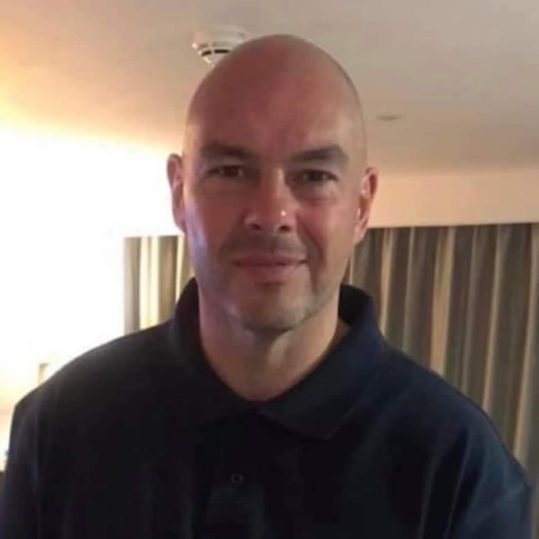 MISSING:  Our very good friend has not returned home last night. We were at The Eagle &amp; Child Halewood and he left to walk to Hunt’s Cross to get a dominoes for his sons whilst his wife walked home with the boys

Amy info please let us/Merseyside Police know 🙏