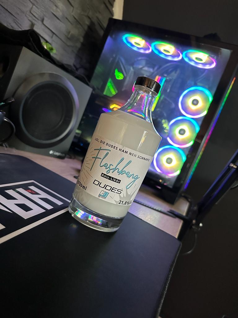 Ohhh was ist denn da eben angekommen <a href="/EPICDUDESGAMING/">DIE DUDES</a> ✌️🏽 

<a href="/macom1337/">macom</a> bin gespannt wie der schmeckt 😏