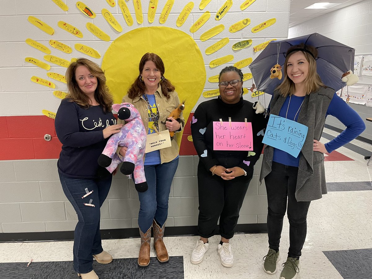 Thankful to work with a team that shares a wonderful sense of humor!! 😉 😂 <a href="/KathTeacher195/">Katherine Morgan</a> <a href="/wade_cara/">get back to class</a> <a href="/jmann_edu/">John Mann</a> <a href="/linz_ellis/">Lindsey Maxwell Ellis</a> #SumnerAchieves #bestyearever