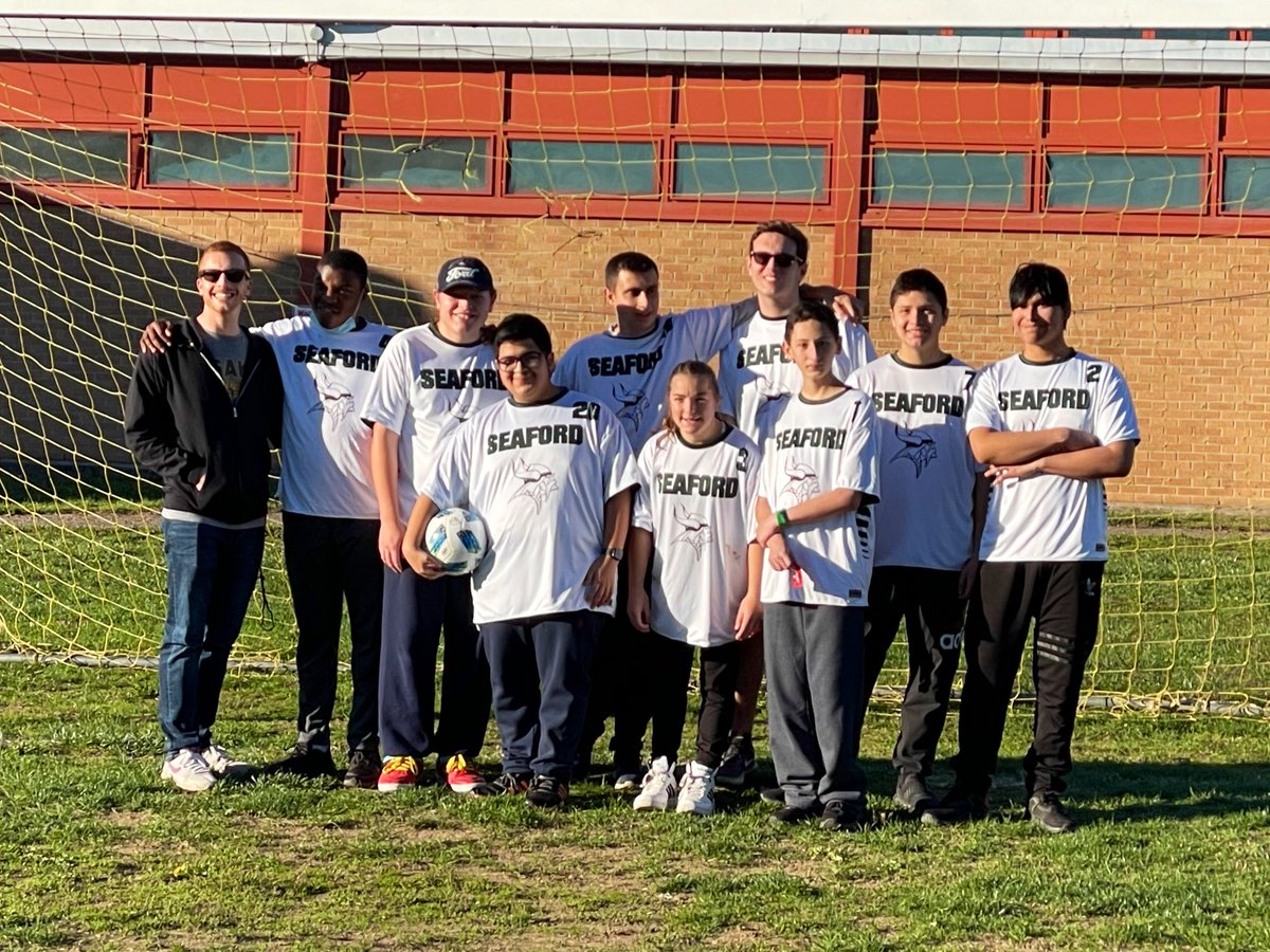 Mrs. Anusiak tweet media