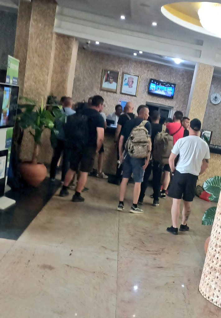 US Special Forces in Abuja this afternoon

Stay safe if you are in Abuja

Ground no level