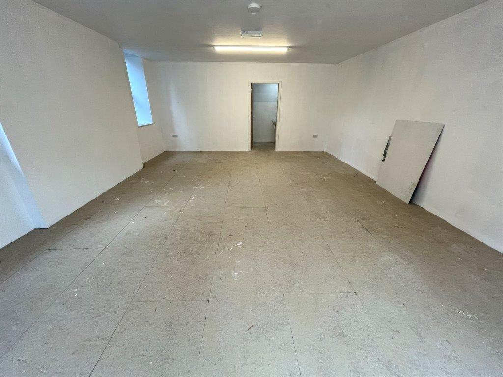 🏢Retail Unit to Let
📍1024 &amp; 1024A Manchester Road
👉from £500pcm

The premises have recently been created and provide 2
prominent ground floor retail units offering open plan
space extending to 335m² and 551ft². 

bramleys.com/property-detai…