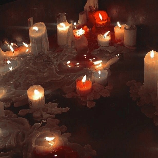 pretty_ukrainia's tweet photo. «відьми майже нічого не бояться, але найдосвідченіші та наймогутніші, хоч і не говорять про це вголос, бояться того, що вони називають 'звернутися до зла'».

[ #rovena #supernatural #halloween #samhain #autumn #aesthetic ] https://t.co/hwa3iSwGBE