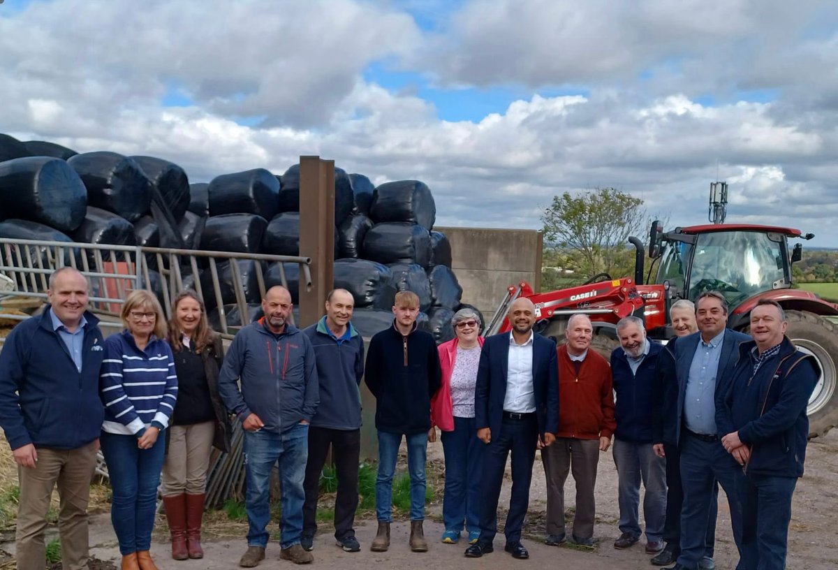 Good to meet with local farmers from #Bromsgrove District and <a href="/NFUtweets/">National Farmers' Union</a> for a wide-ranging discussion 🚜🇬🇧🇬🇧