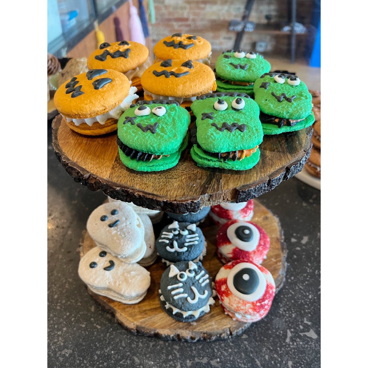 SeaSaltCinnamon's tweet photo. Cutest. Macarons. Ever. 😍 Happy (almost) Halloween! Come check out the cuteness all weekend! https://t.co/SoMjBWNW0Z