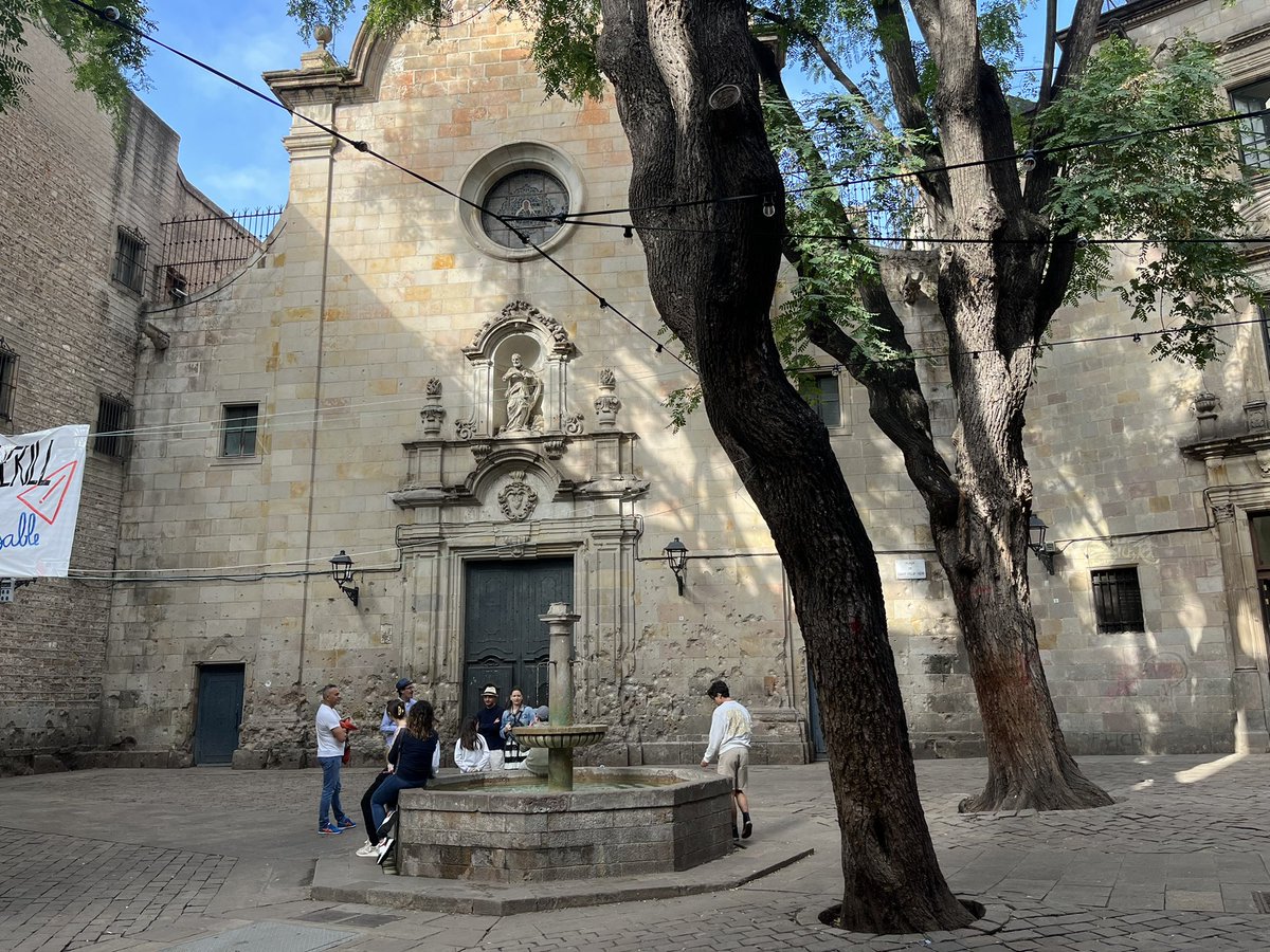 DebsRWalton's tweet photo. Barcelona #theshadowofthewind sites 3/3 https://t.co/oqm1NCmvXZ