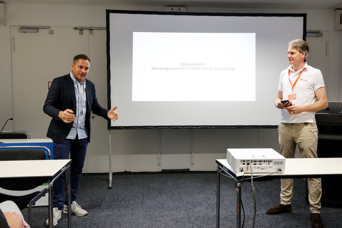 vivirahealth's tweet photo. Was für ein spannendes Lunchsymposium, bei dem Sie gestern mit unseren Rednern Dr. Philip Heimann & Dr. med. Andreas Elsner auf dem #DKOU, aktiv und zahlreich in den Dialog getreten sind! Herzlichen Dank! #DiGA #ViViRAwirkt #Versorgungalltag https://t.co/l0hI8nV7mm
