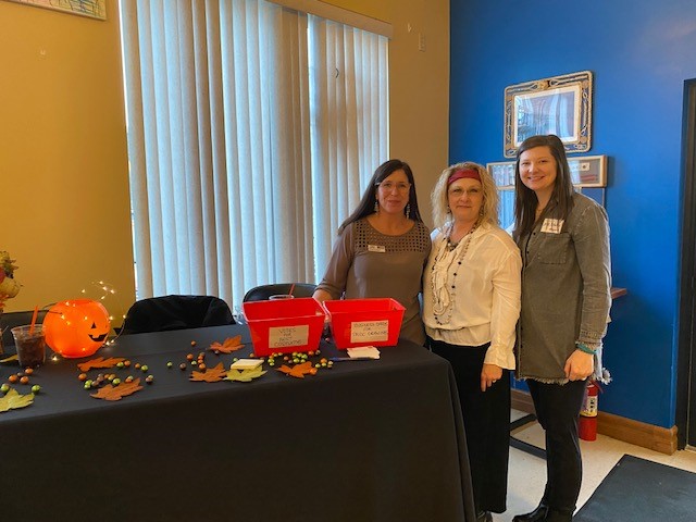 Lots of fun was had at Winona's Quarterly Happy Hour sponsored by Wells Fargo. 

Lots of creative costume ideas by our Winona Members. 

Three Little Pigs won the Costume Contest.