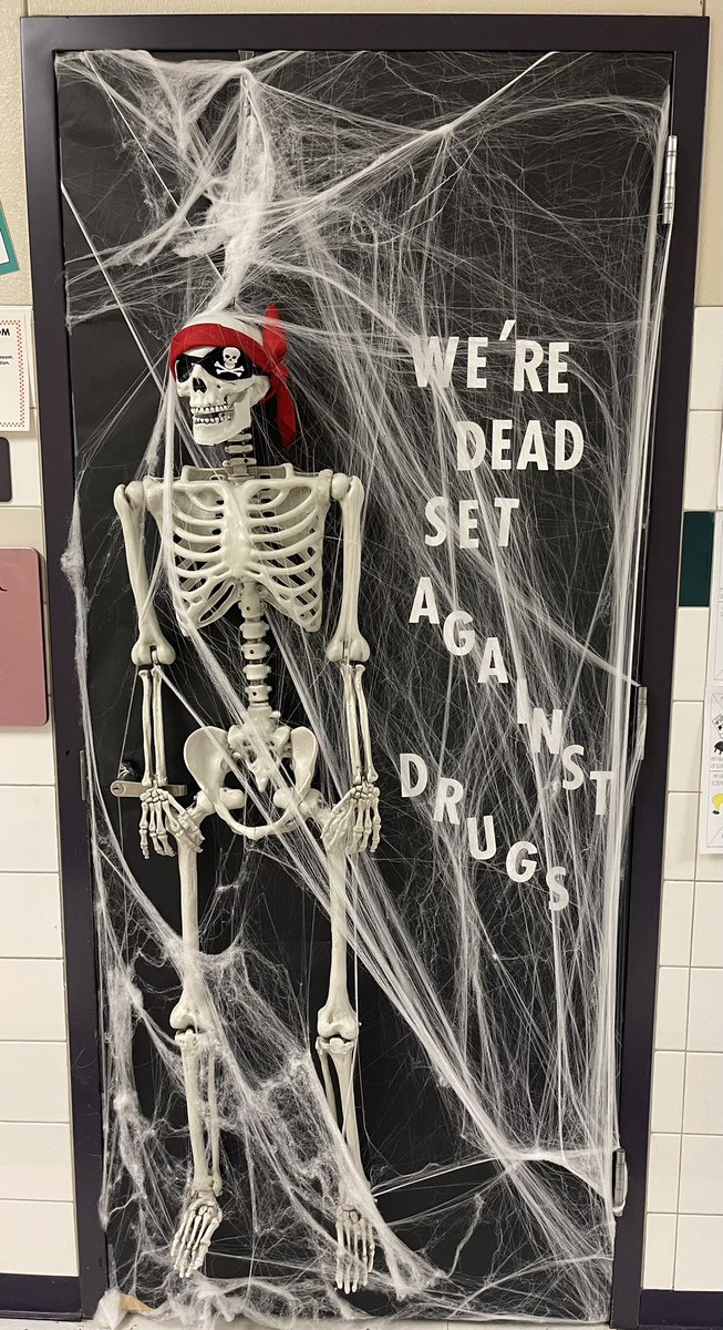 GTYancy's tweet photo. Check out these Red Ribbon Week doors.❤️ @ParkwoodHill https://t.co/BpGF8zNd1M