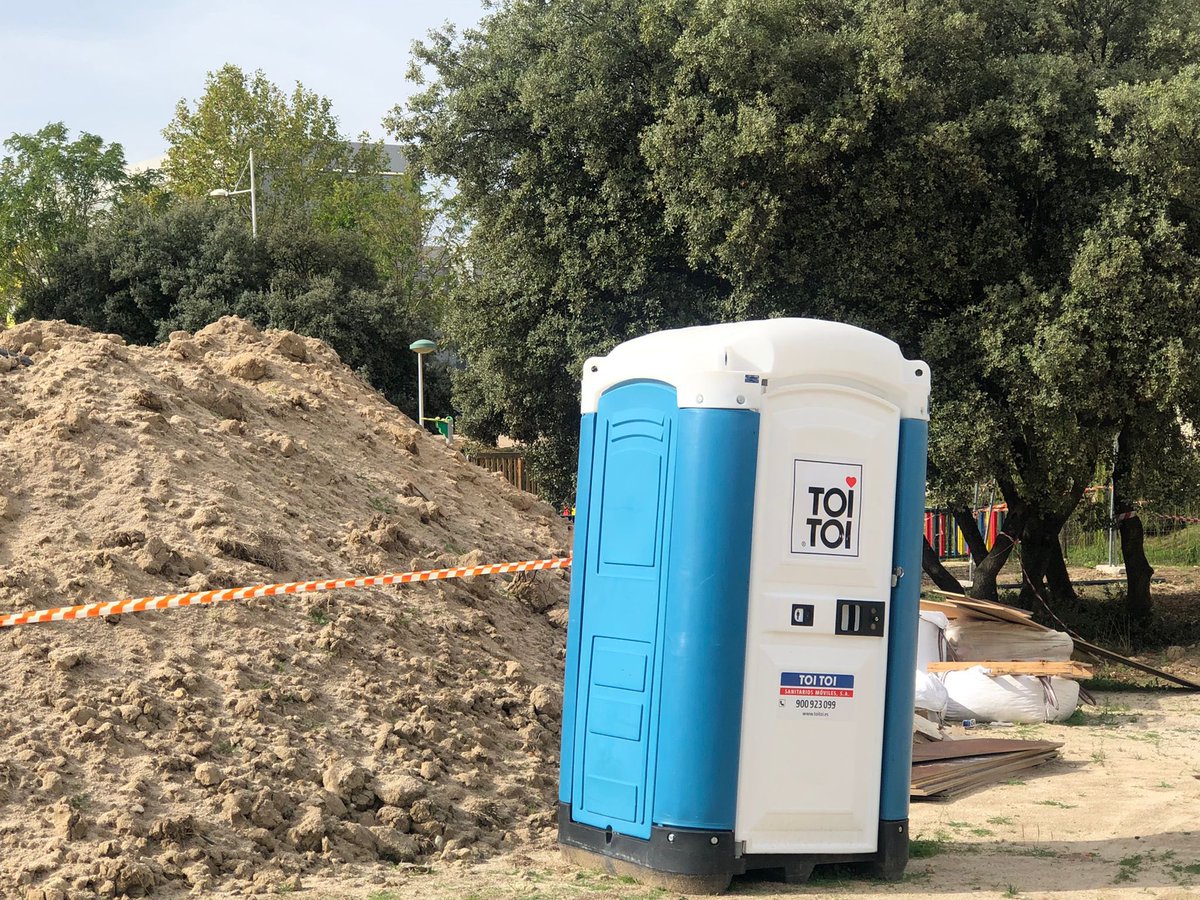 salvemos_parque's tweet photo. @AytoVDLCanada @AEMET_Madrid Los vecinos de #VillanuevaDeLaCañada queremos recuperar nuestros parques y espacios públicos. 
🛑 Privatización
🛑 Prevaricación 
🛑 Arboricidio
#SalvemosElParque #SalvemosLasCárcavas 
#Otoño https://t.co/6zf4TE17Ul