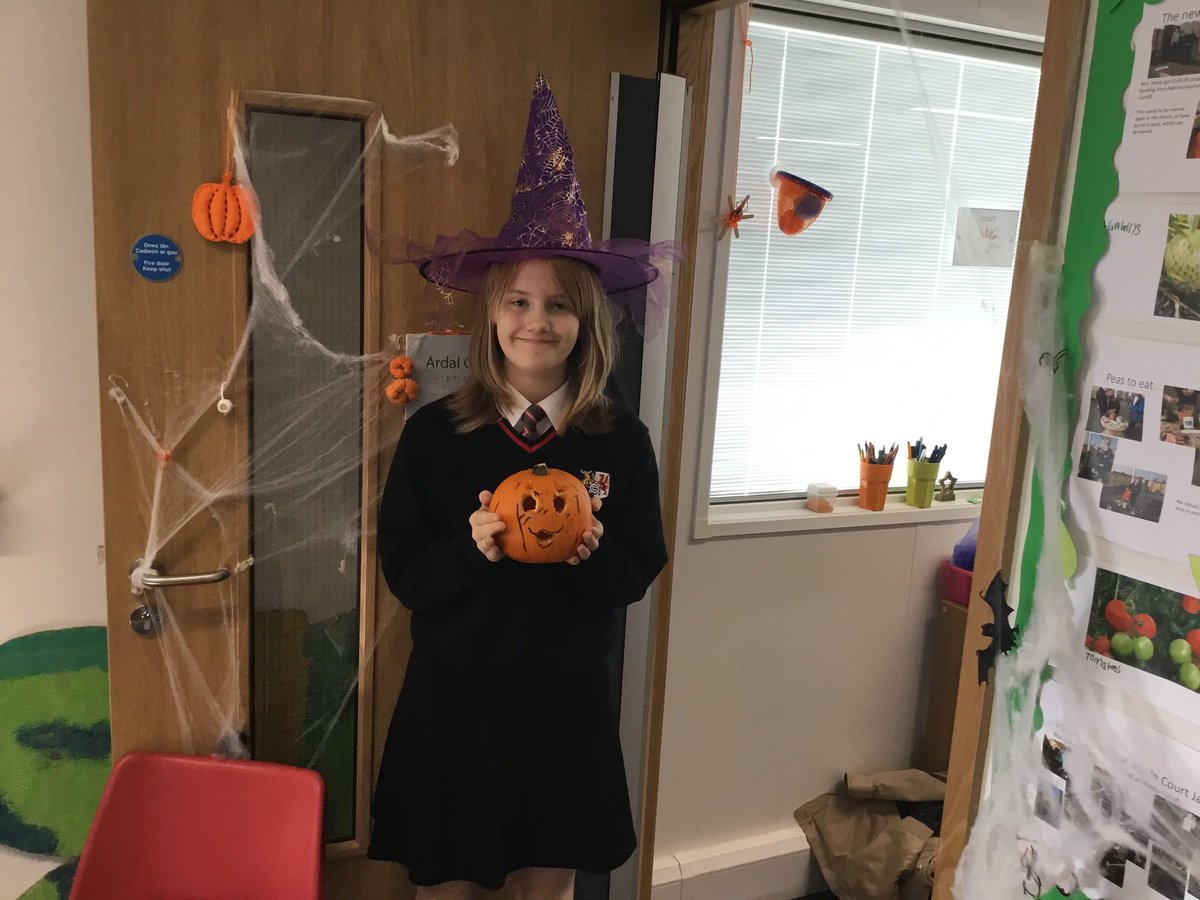 Cantonian_Base's tweet image. We&apos;ve had a great last day in base today with Halloween themed activities and celebrating pupil achievements!! 🎃🥳 Happy Half Term!! #accessbase #AutismAwareness #studentachievements #celebratingsuccess