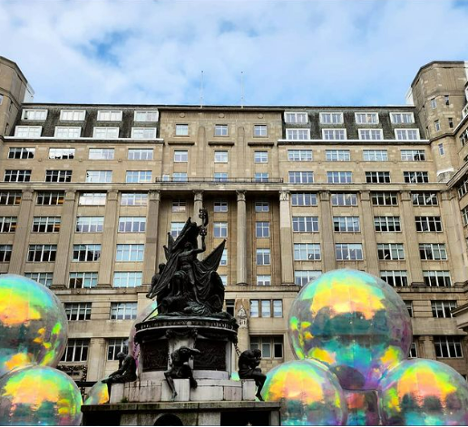 ajpliverpool's tweet photo. We have loved having these gorgeous Bauble-like sculptures outside our offices! โญ๏ธ
#riveroflight #liverpool #event #culture #riveroflight #exchangeflags #TeamaJP #artwork #christmasiscoming @EchoWhatsOn @ExploreLpool @LiverpoolTIC https://t.co/7YLHp6WfnR