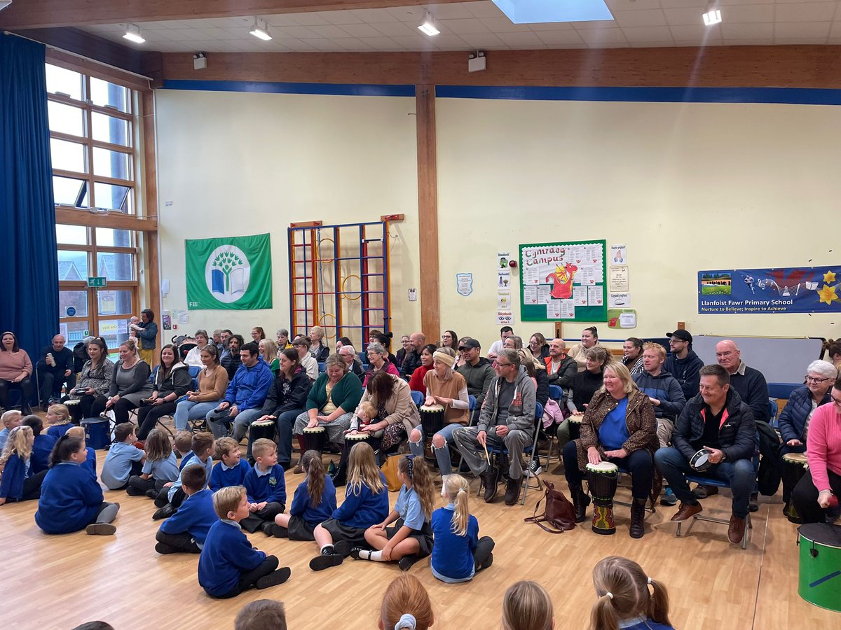 Yesterday, Year 2 and Year 3 held a concert to show their musical talents with @UpbeatJase007 They were all incredible but we also really enjoyed our audience taking part too! Thank you everyone for being such good sports- the smiles on your faces said it all! 😊