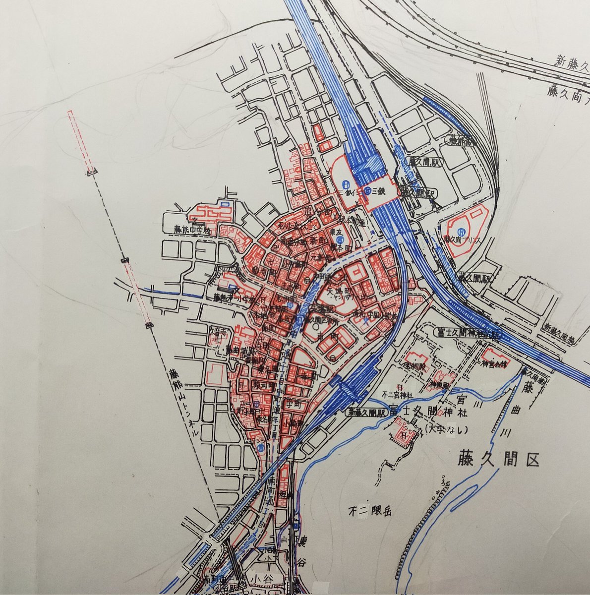 「空想地図の進捗状況。こういう地形、個人的に好き。 #空想地図 #架空地図 」|りーべのイラスト